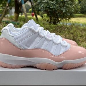 Jordan Air Jordan 11 Low Diffused Blue size 7